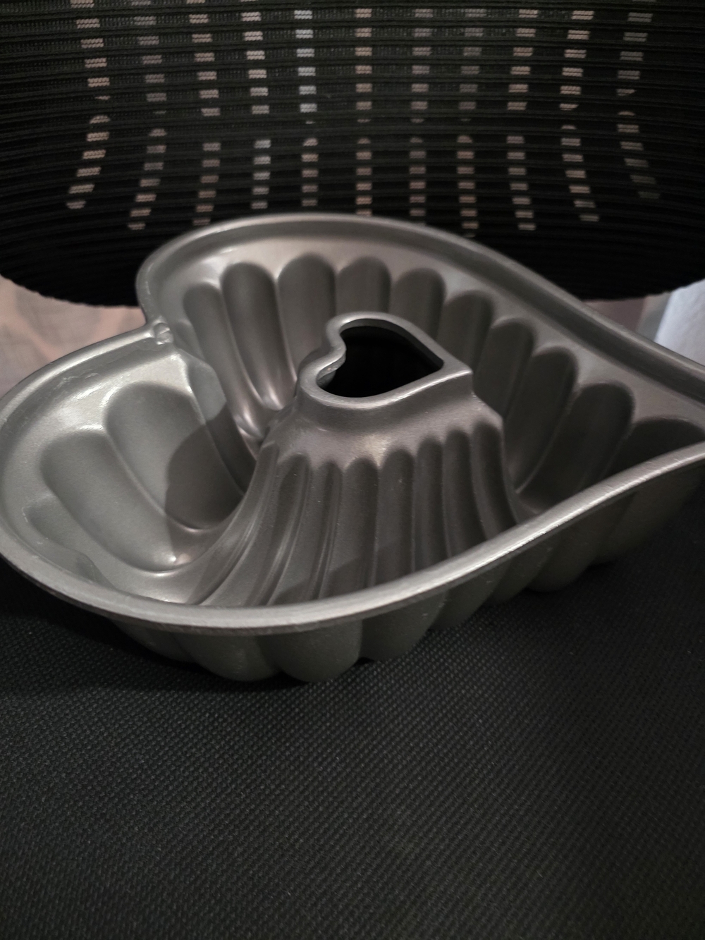 Nordicware Heart Shaped Bundt Cake Pan - Picture 3 of 3